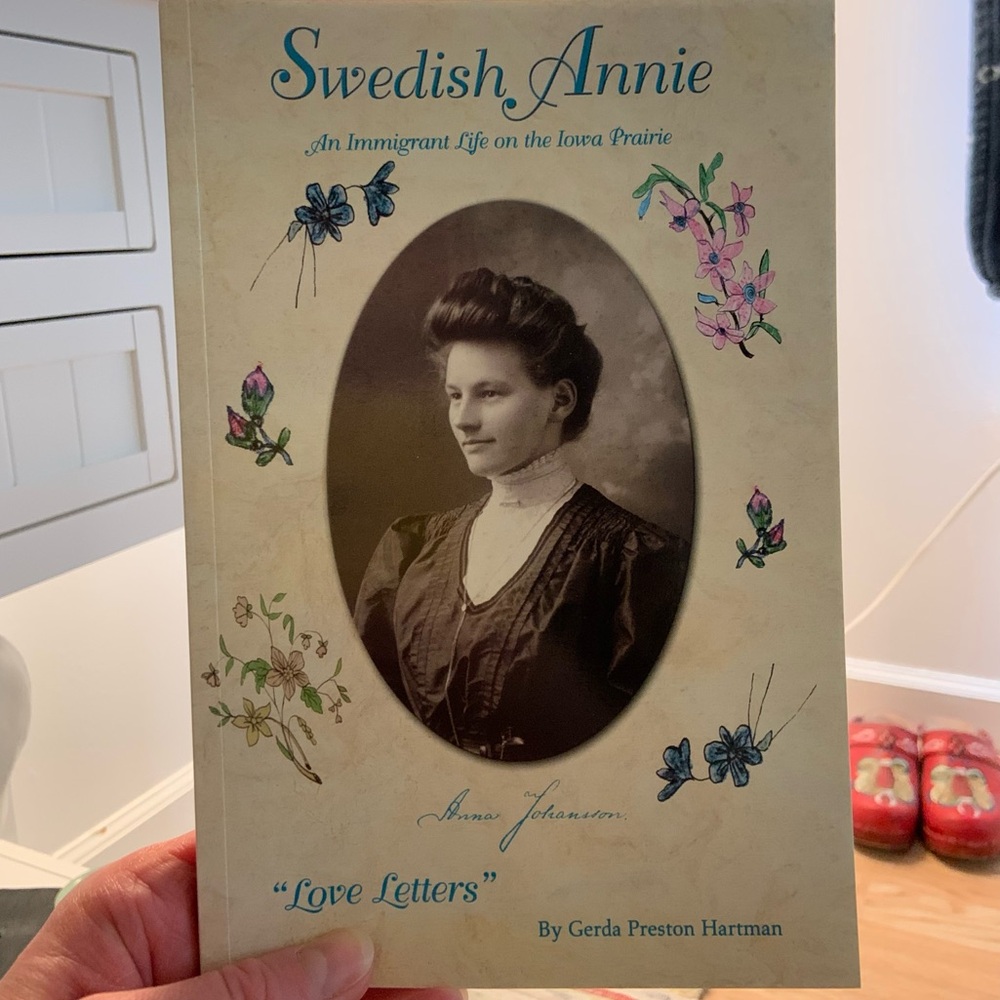 Paperback Book Swedish Annie.